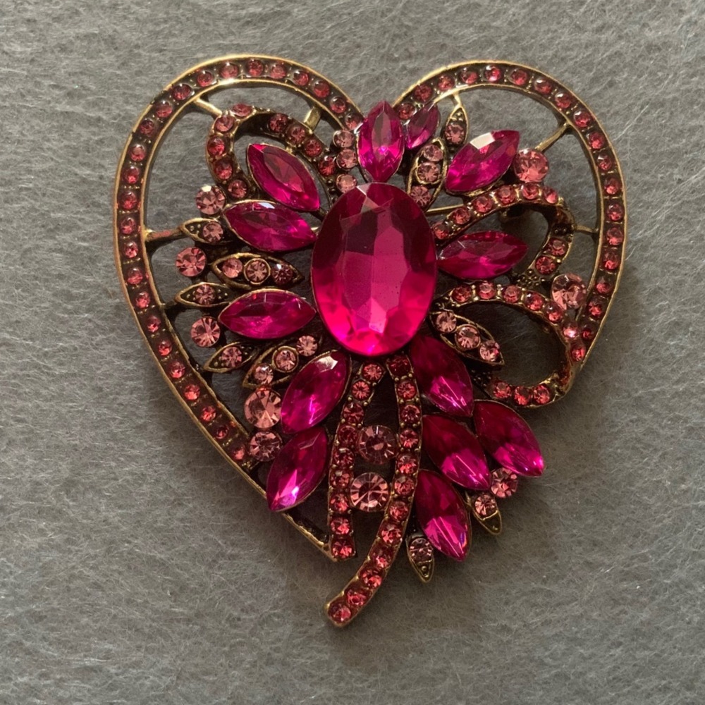 Vintage Style Fuchsia Pink Rhinestone Heart Brooch Antique Gold Tone Floral Pin